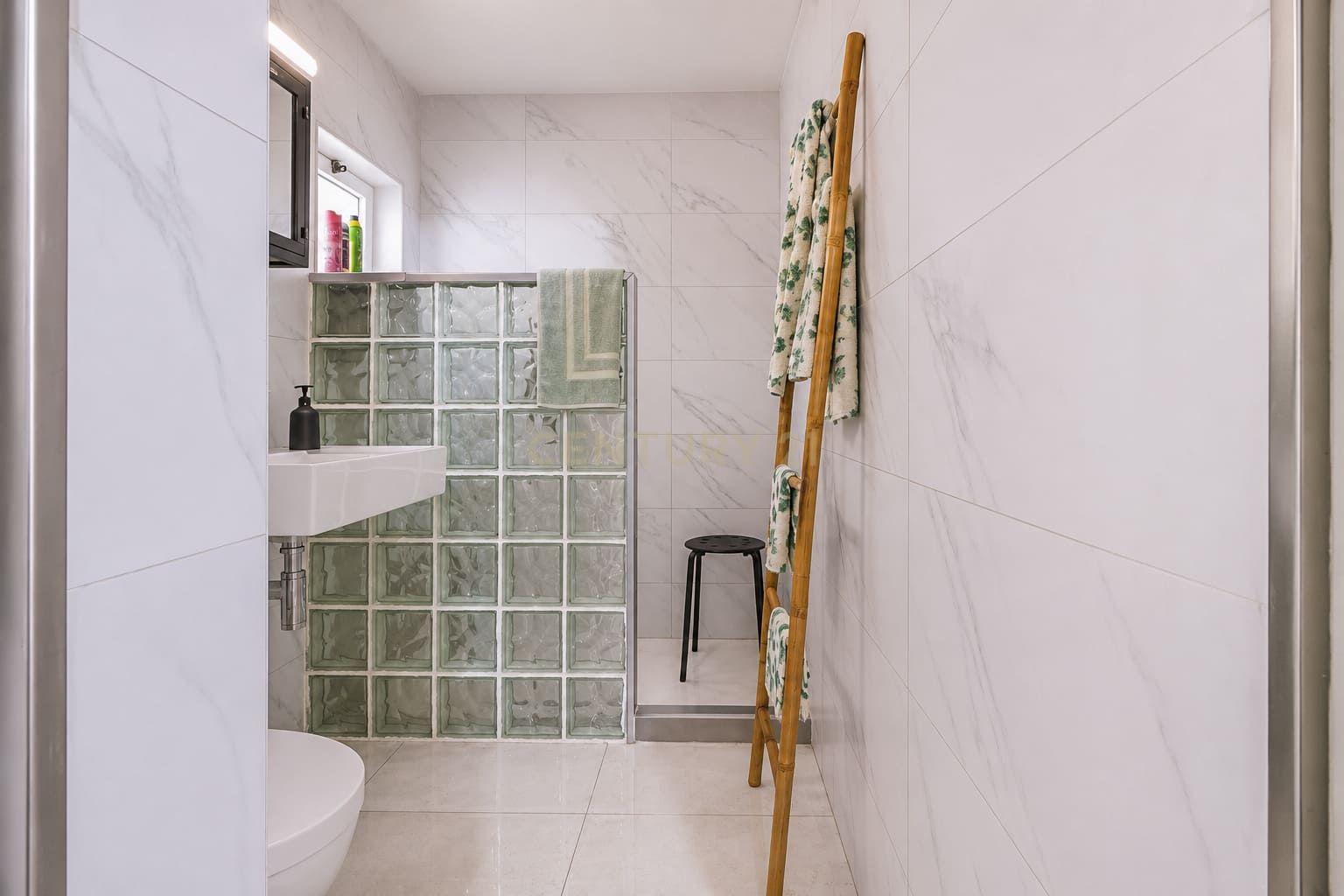 Fotografia 12 de Moradia Térrea T2+1 renovada com poço, anexo e árvores de fruto em Casebres