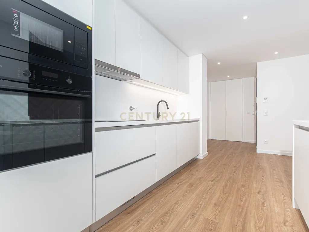 Apartamento T2 Urbanização Neudel na Amadora, a estrear - Image 10