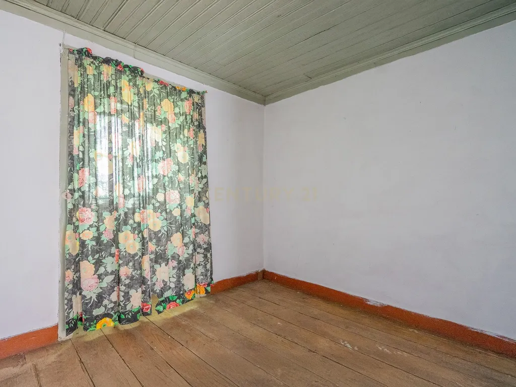 Moradia T3 para recuperar com terreno a 1,5km do centro de Vila Nova de Poiares - Image 20