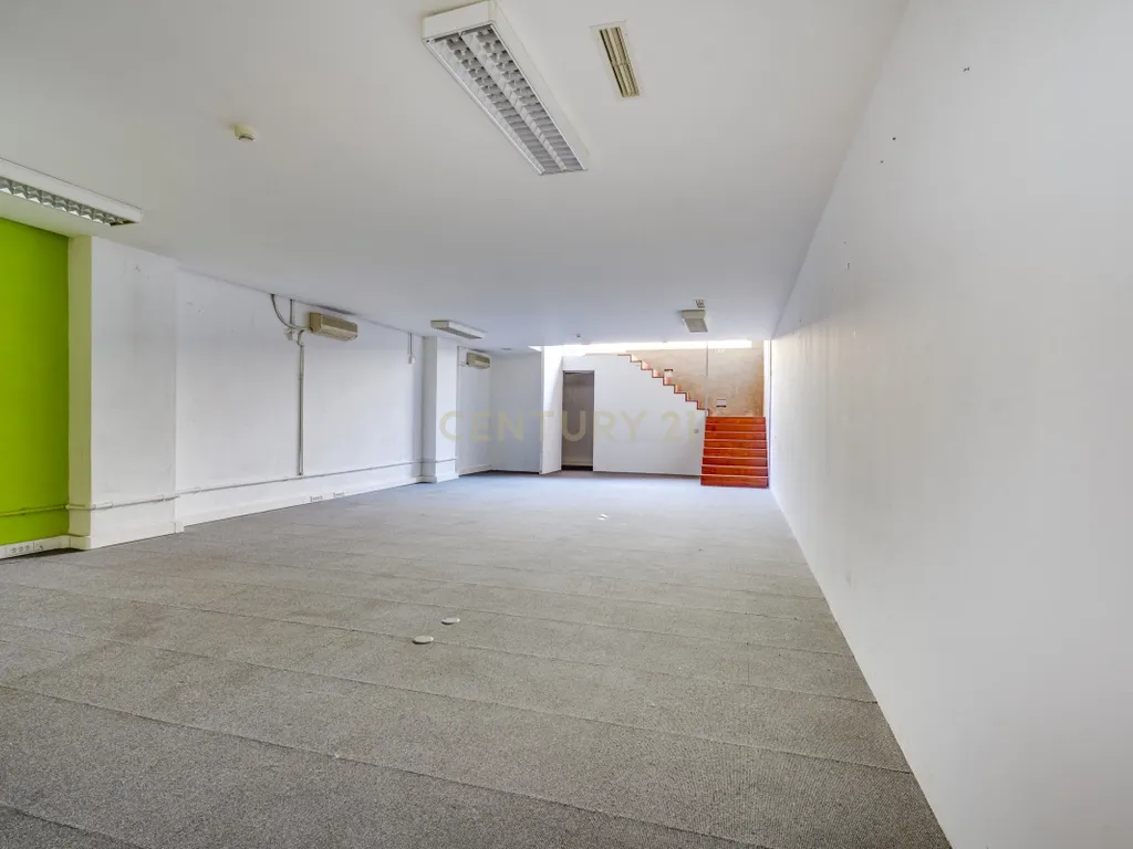 ESPAÇO COMERCIAL 142 M² + 5 ESTACIONAMENTOS | 2 PISOS | EXCELENTE OPORTUNIDADE - Image 6