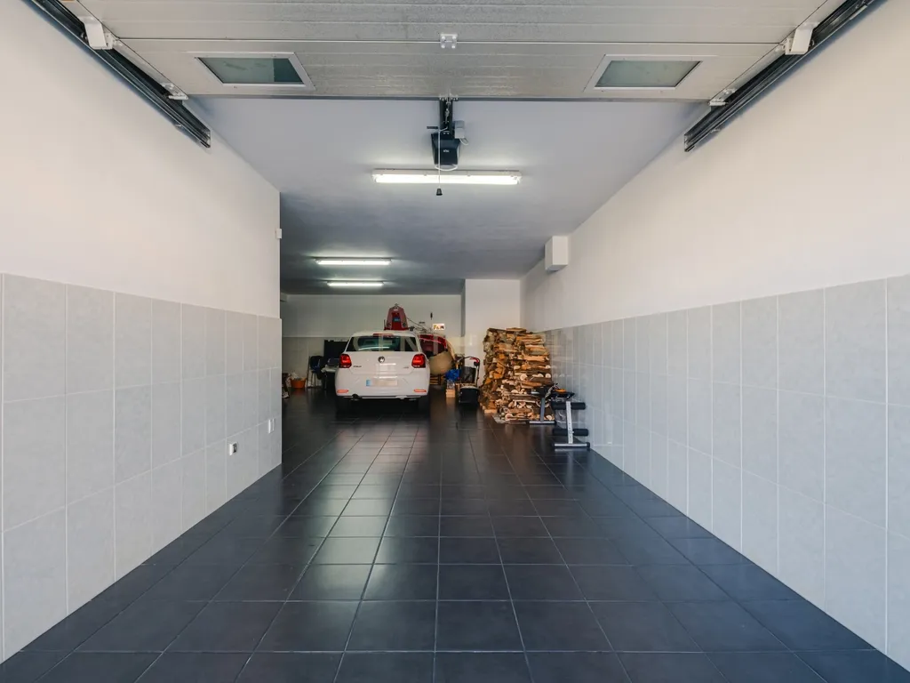 Moradia T4 com 255 m², Suíte Generosa, Jardim e Garagem para 3+ Viaturas | Astromil, Paredes - Image 56