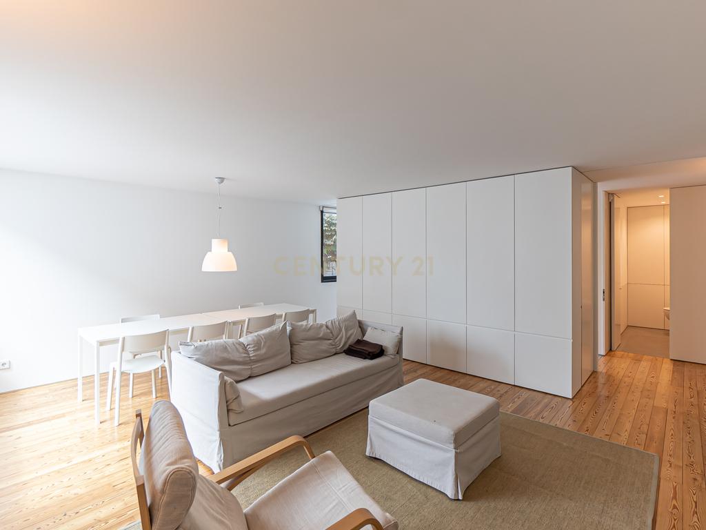 Apartamento T2 com 149 m2 - Centro Histórico de Matosinhos - Image 2