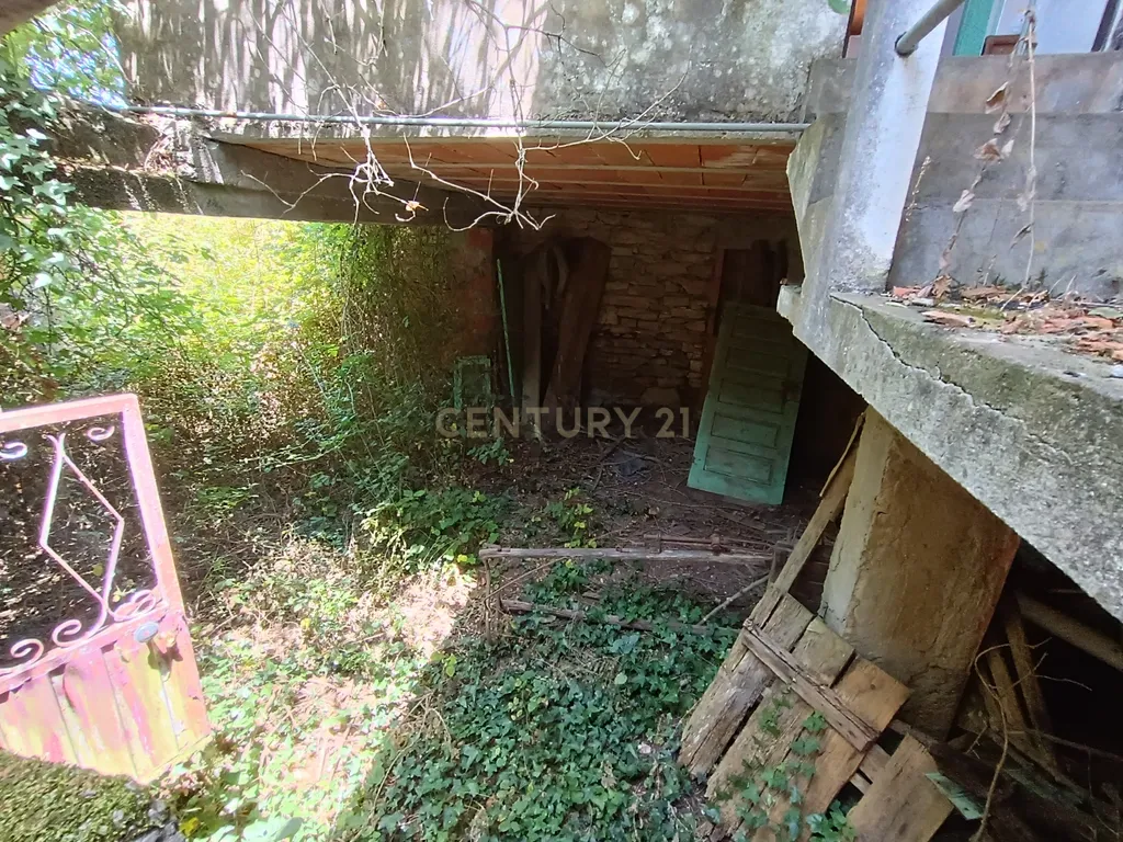 Moradia T2 para recuperar no centro da aldeia de Vale Centeio – Pombalinho - Soure - Image 18