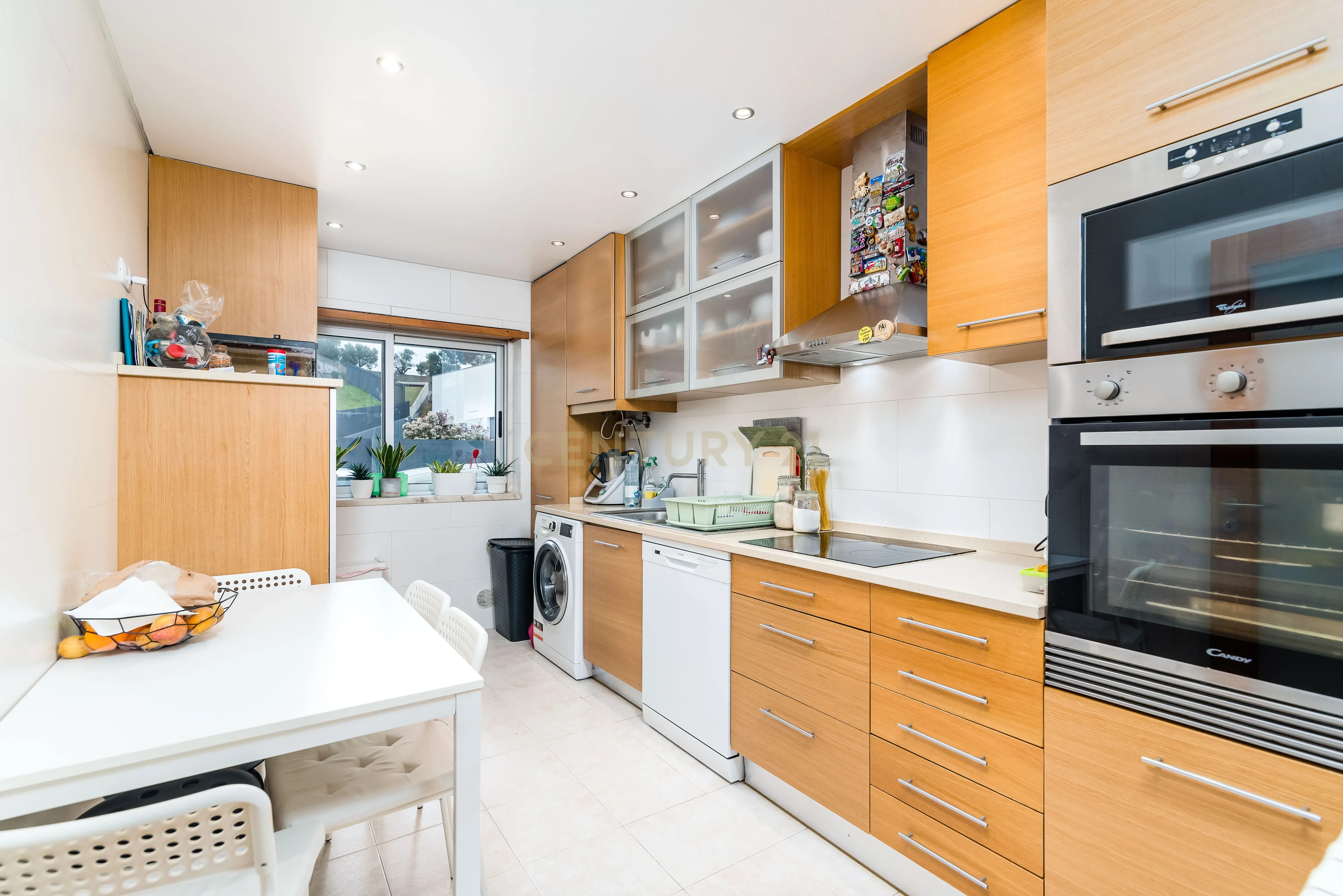 Apartamento T2 com Terraço em Loures - Excelente Oportunidade! - Image 1