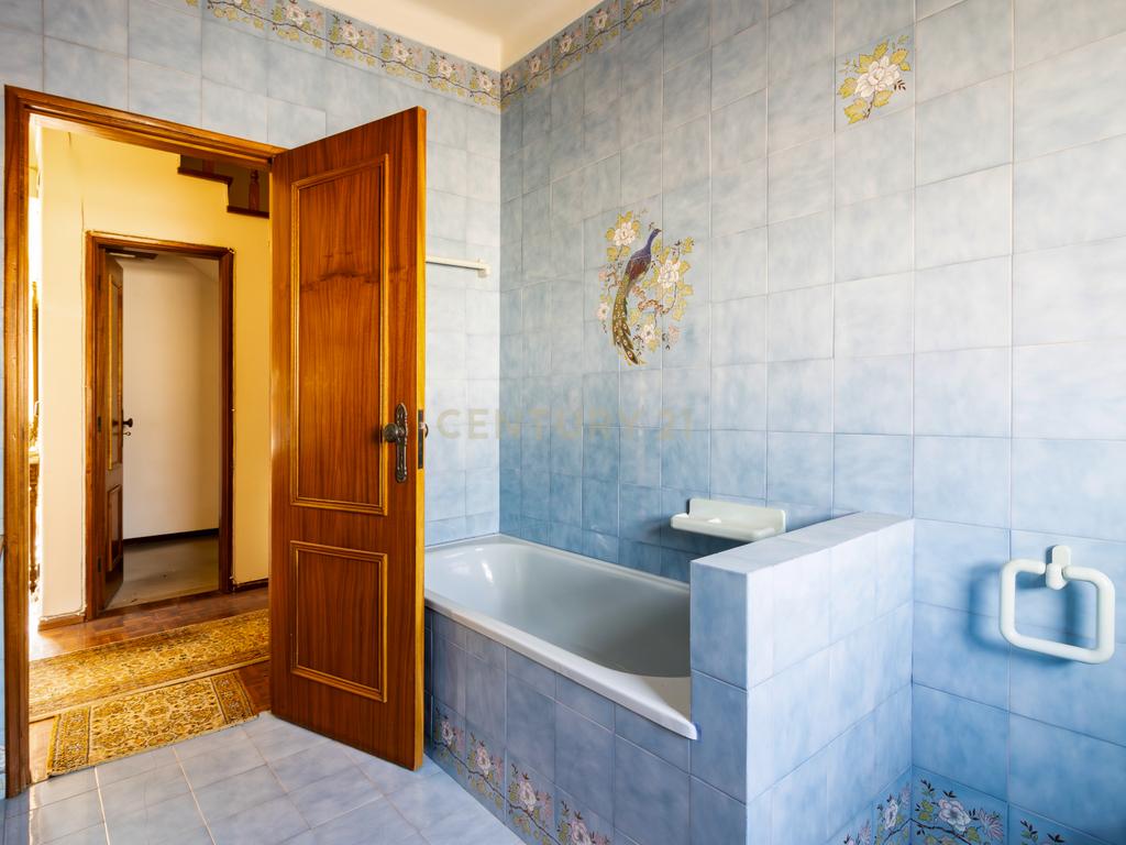 MORADIA EXCLUSIVA EM ALCOBAÇA – CONFORTO, ESPAÇO E POTENCIAL DE INVESTIMENTO! - Image 21