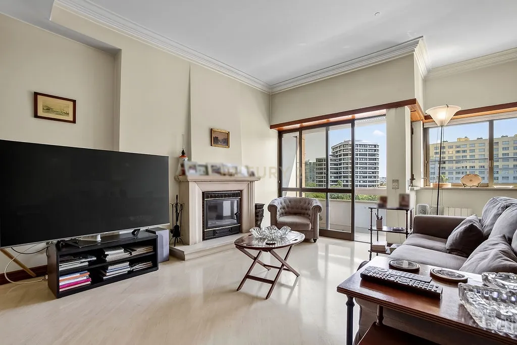 Apartamento Moderno em Campo Grande, Lisboa - 4 Quartos e Vista Panorâmica - Image 10