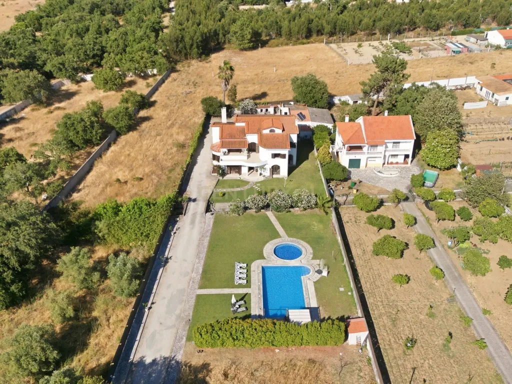 Quinta de Charme em Palmela – Renovada, Espaçosa e Pronta a Viver - Image 28