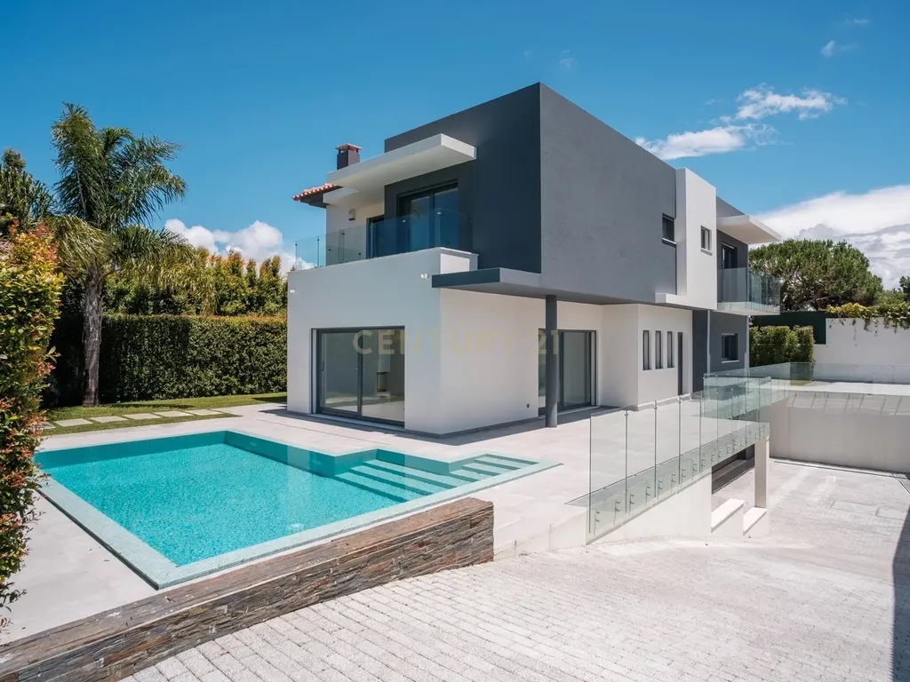 Moradia Independente T5 de Luxo com Piscina e Garagem a 5 minutos do Kings College - Image 2