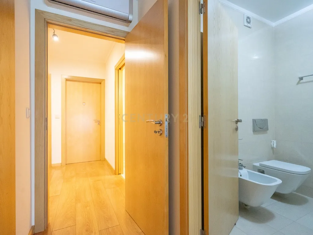 Apartamento T3 - Seminovo - C/ garagem - Image 33