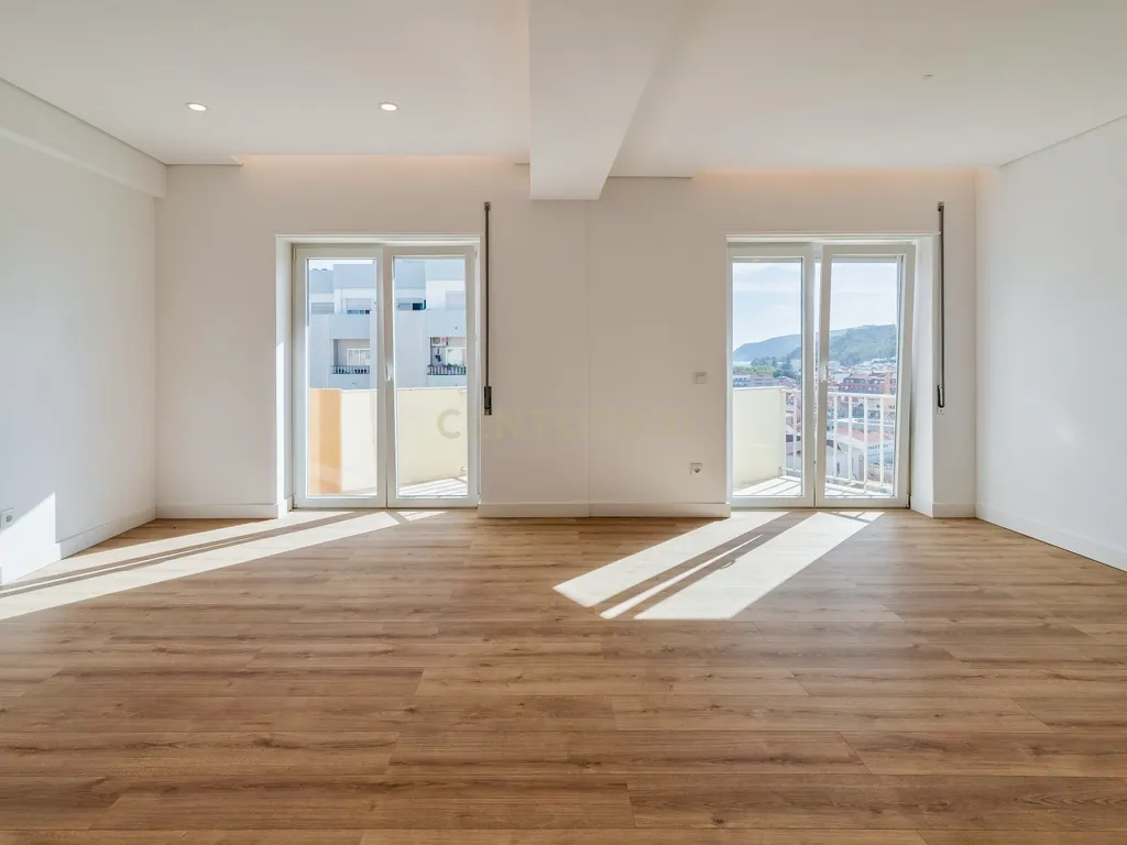 Apartamento T3 Renovado com Vista Panorâmica – Investimento com Rendimento Imediato - Image 9