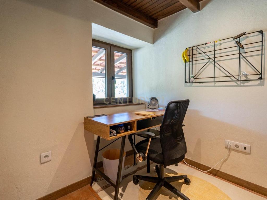 Incrível Moradia T4, piscina de água salgada, ar condicionado, energia solar, amplo terreno e vistas fabulosas! - Image 16