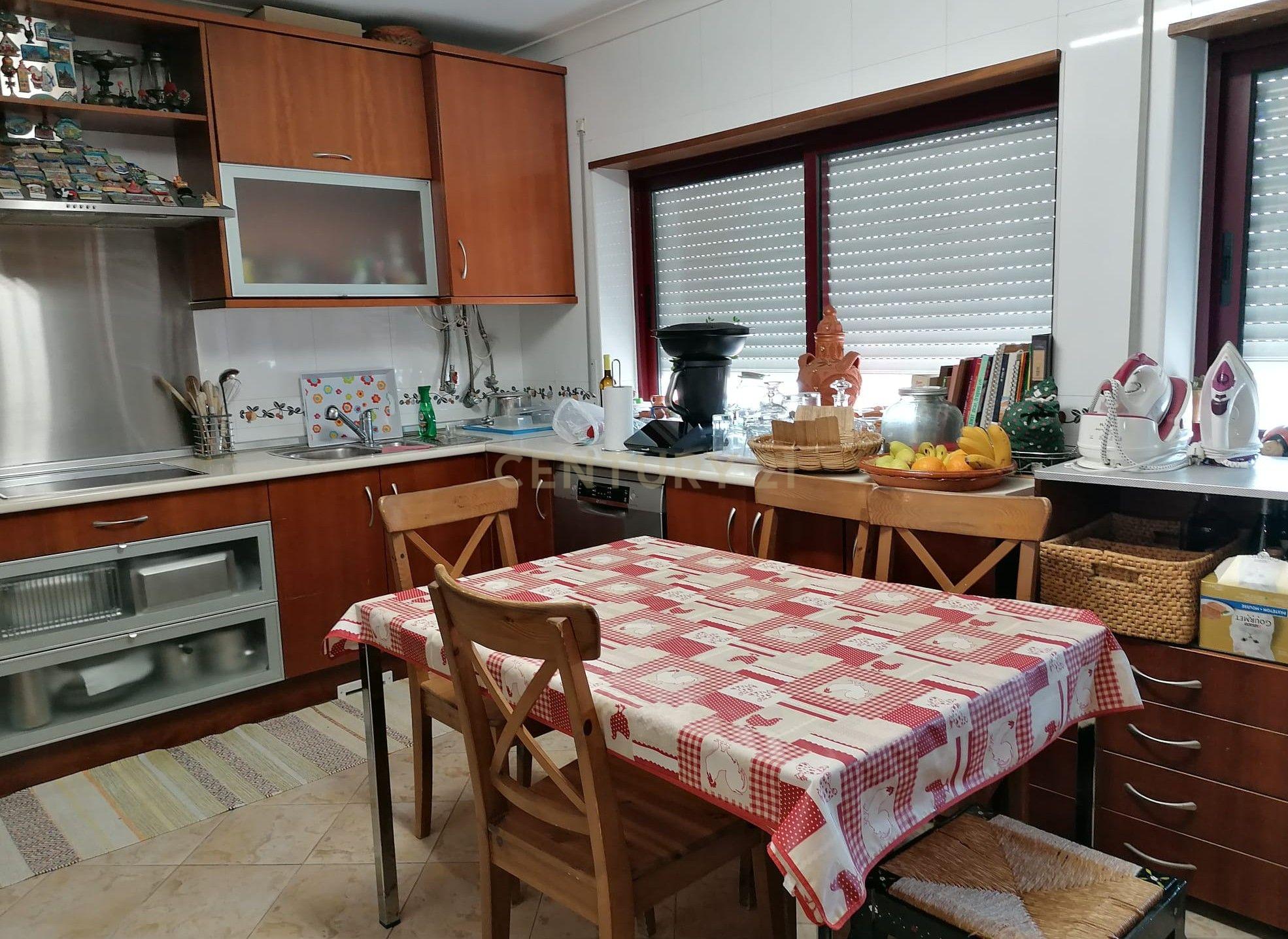 Fotografia 11 de Apartamento T4 Duplex com varandas e Terraço - Lugar de Garagem na cave em Condomínio Privado – Évora