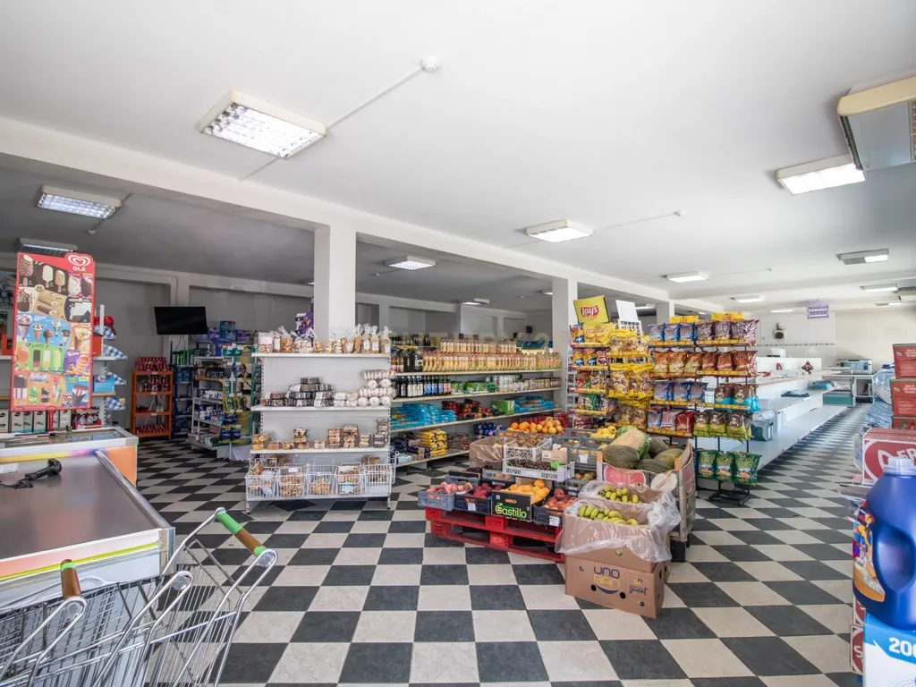 Investimento com Duplo Potencial: Comércio + Habitação em Soure - Image 3