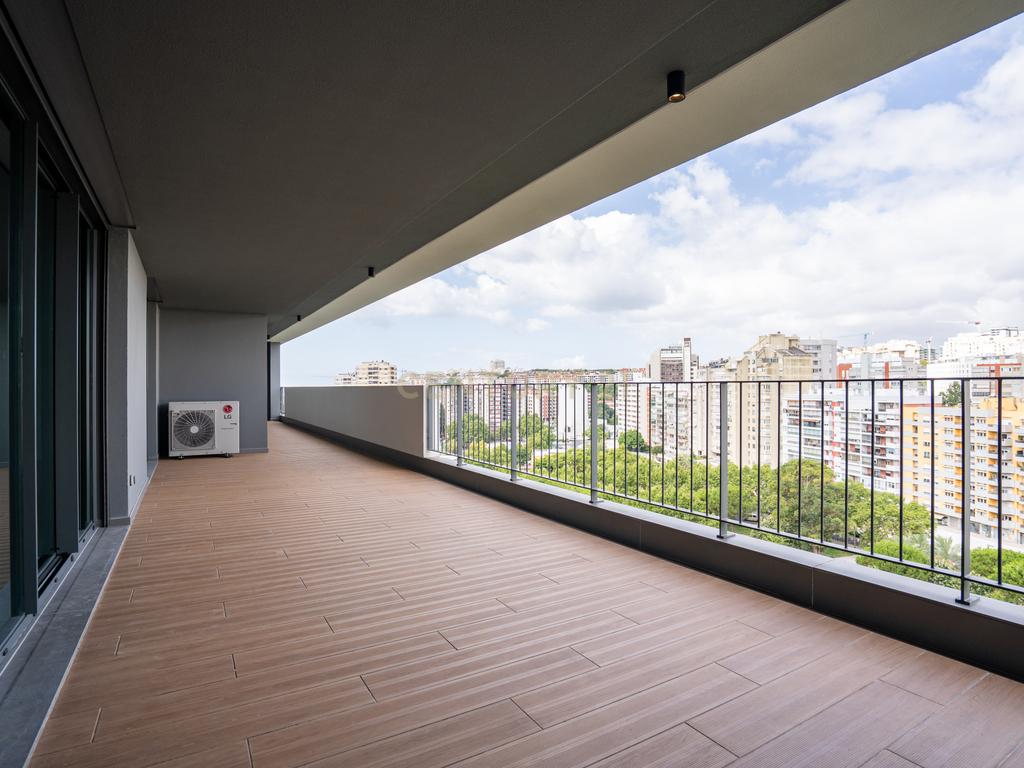 Exclusivo T3 no Terraces Mirear com Varanda, Piscina, Ginásio e Sauna – Miraflores - Image 12