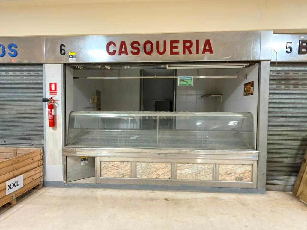 Espaço Comercial em Alcalá de Henares, Madrid - 38m² - Image 1
