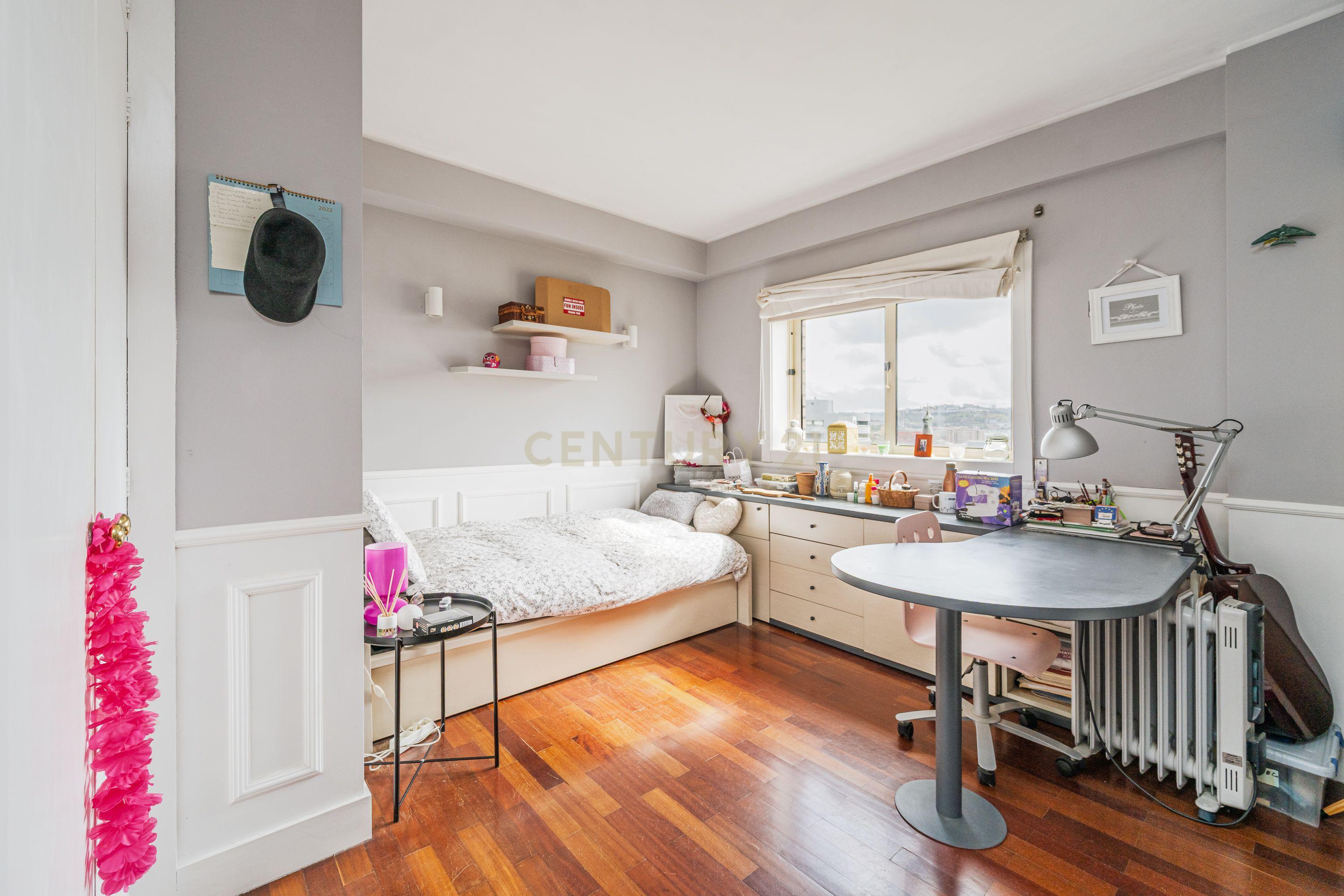 Apartamento T3 com Terraço e Vista Panorâmica em Águas Santas - Image 18
