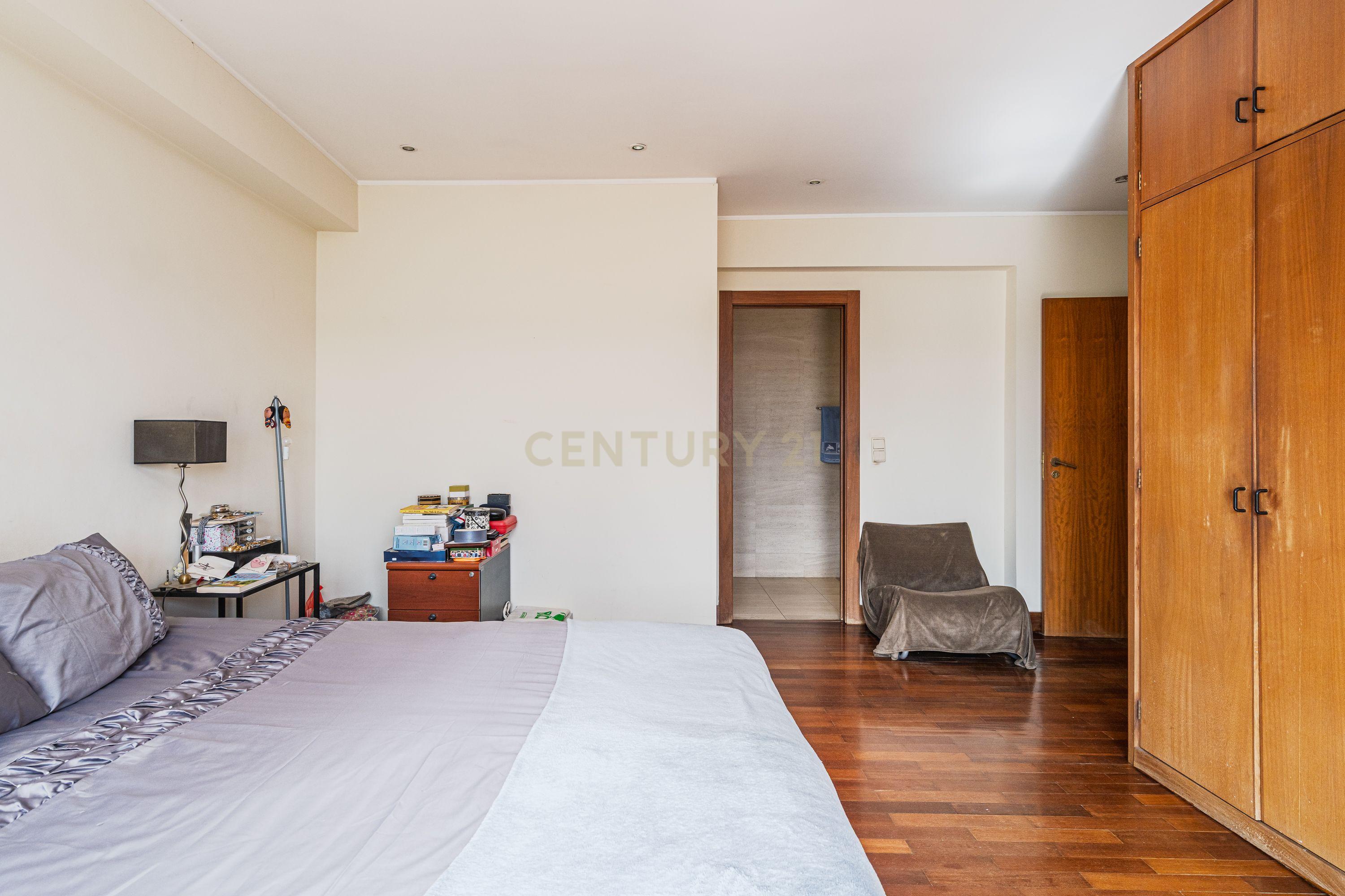 Apartamento T3 com Terraço e Vista Panorâmica em Águas Santas - Image 21