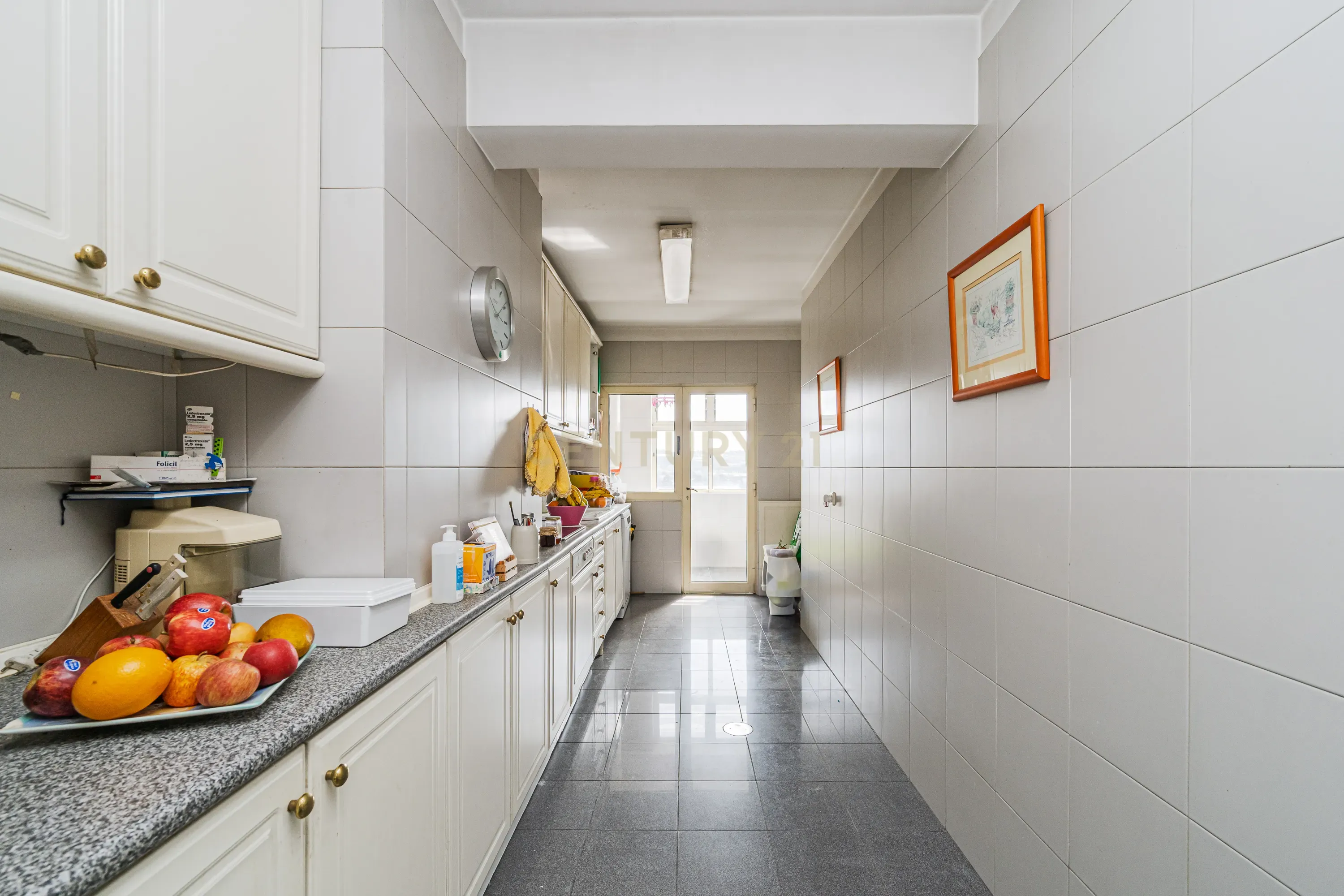 Apartamento T3 com Terraço e Vista Panorâmica em Águas Santas - Image 11