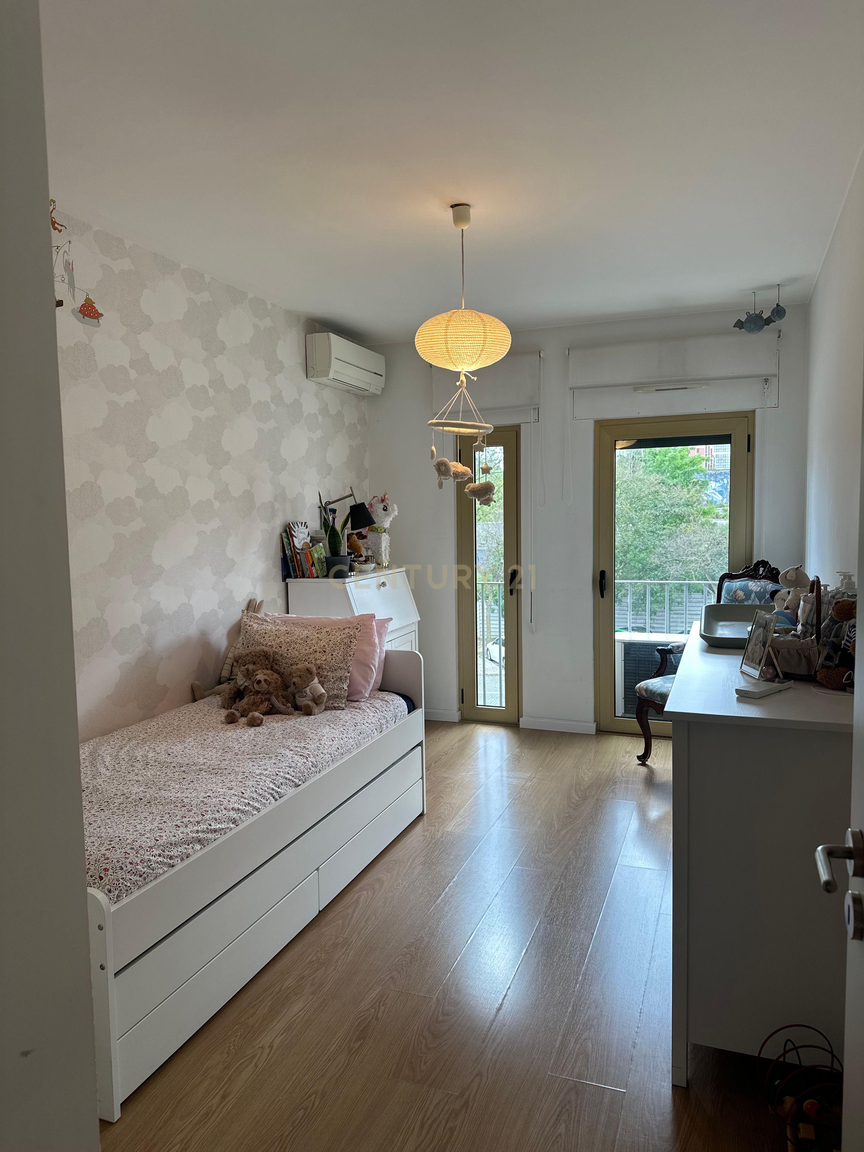 Apartamento T2 com 118m2 para venda nas Avenidas Novas com uma excelente localização proximo da estação de Entrecampos e da Cidade Universitária. - Image 24
