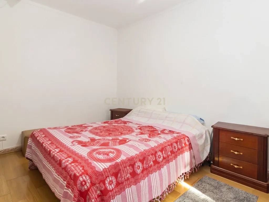 Moradia em Banda de 5 assoalhadas na Banática - Image 15