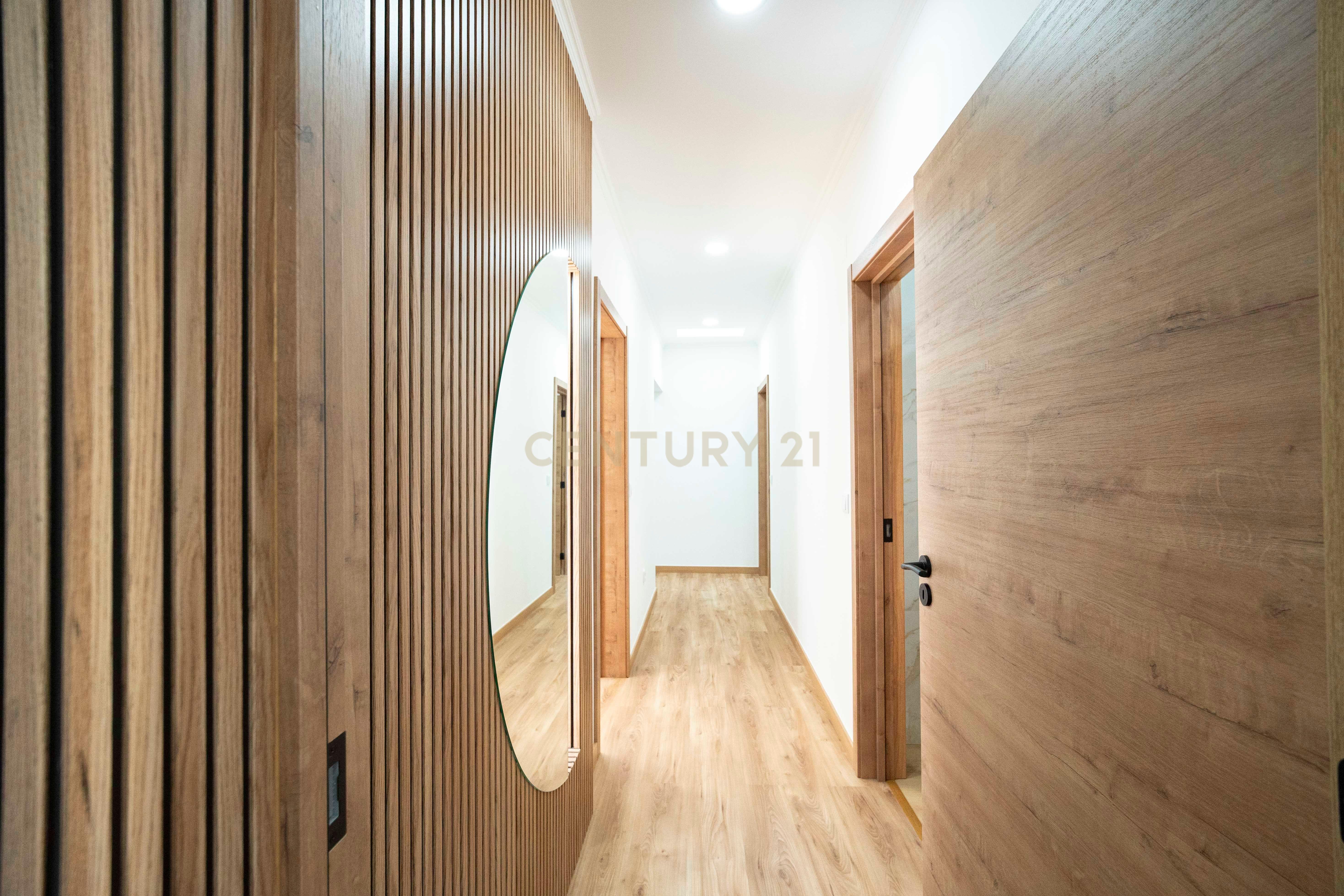 Fotografia 6 de Moradia T3 totalmente remodelada em Azeitada, Benfica do Ribatejo