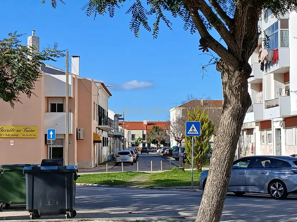 Apartamento T2 no Centro de Alhos Vedros - Image 10