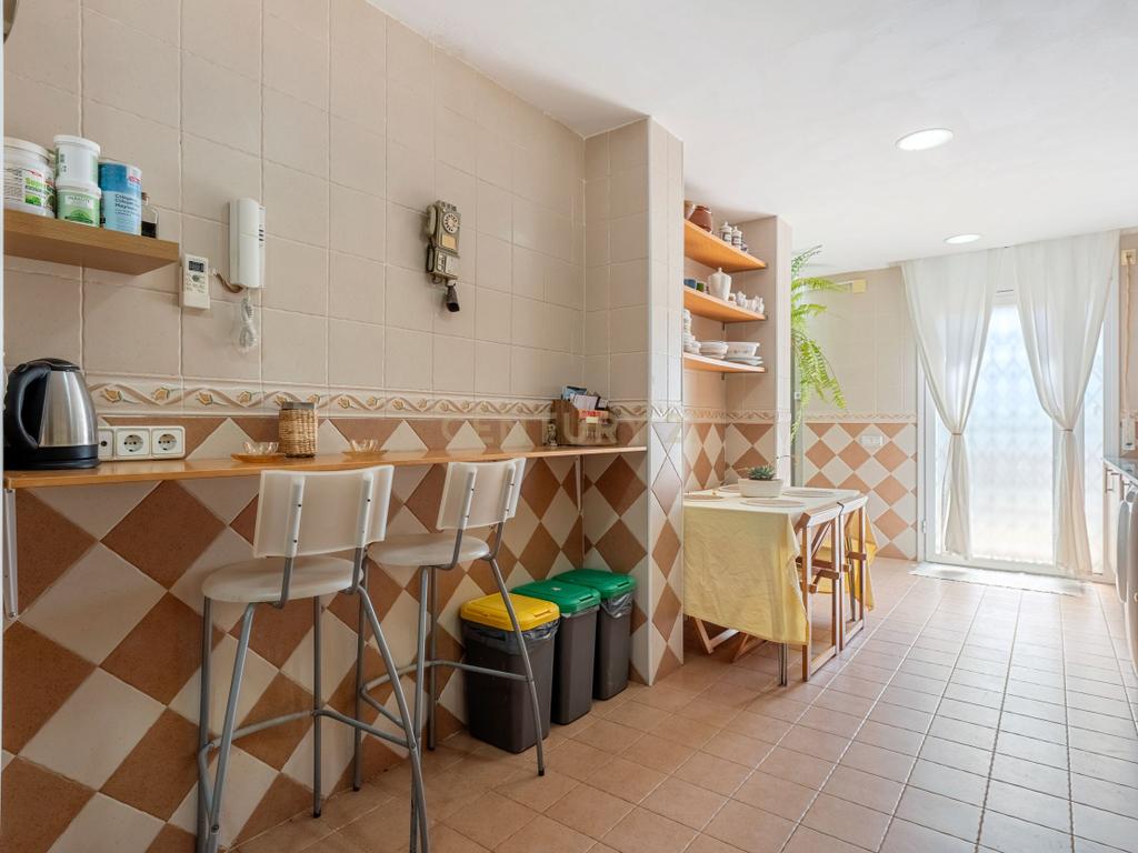 Moradia com apartamento anexo e piscina em “Els Pallaresos” - Image 15