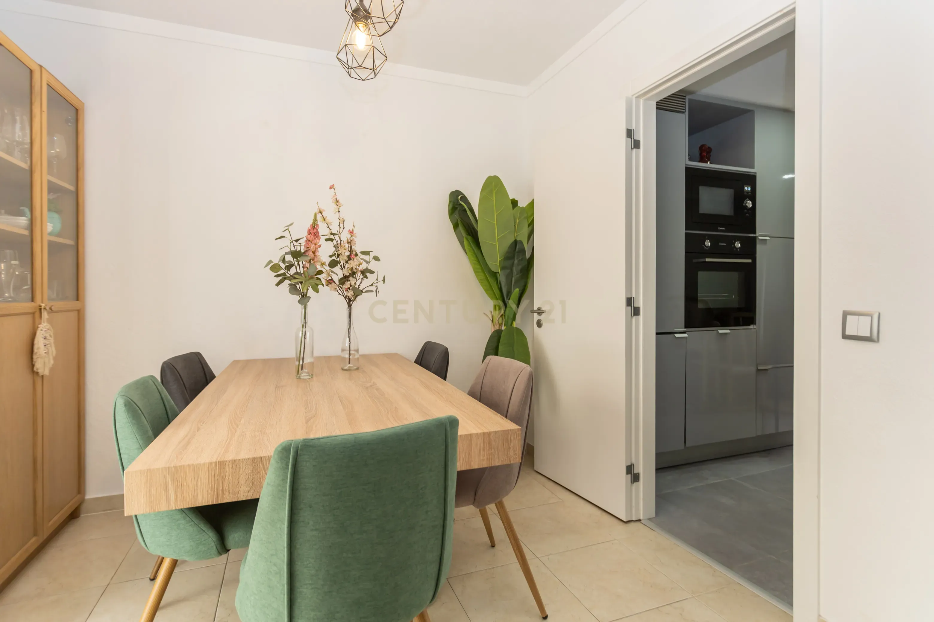 Moradia T3 Renovada com Painéis Solares, Ar Condicionado e 2 Logradouros | Manteigadas - Setúbal - Image 12