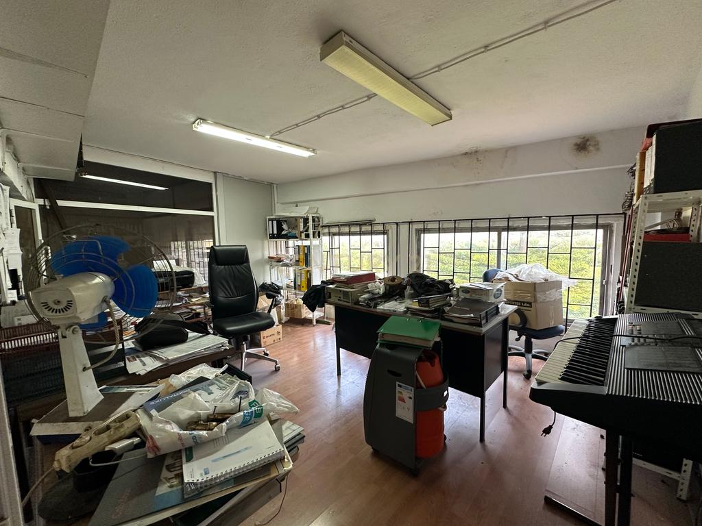 Armazém com 200 m² em Alverca – Imóvel com Rentabilidade - Image 7