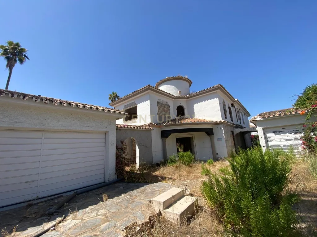 Moradia à Segunda Linha do Mar em Costalita – A Apenas 30 Metros da Praia - Image 12