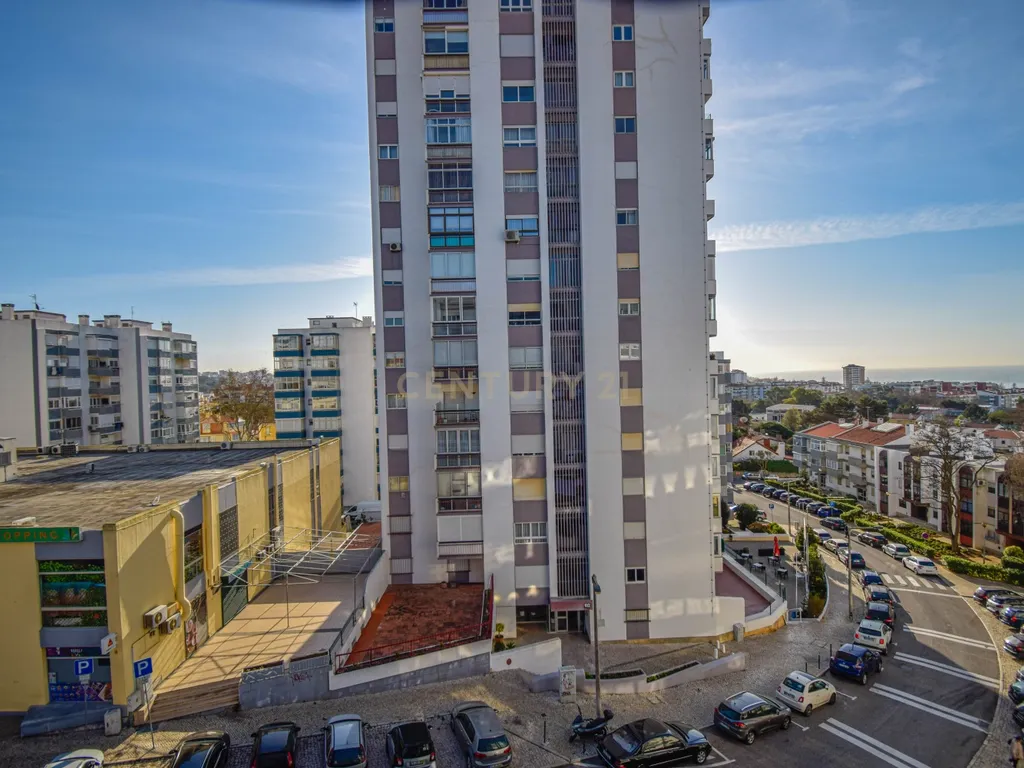 Apartamento T3 com Vista Mar, em São João do Estoril - Image 9