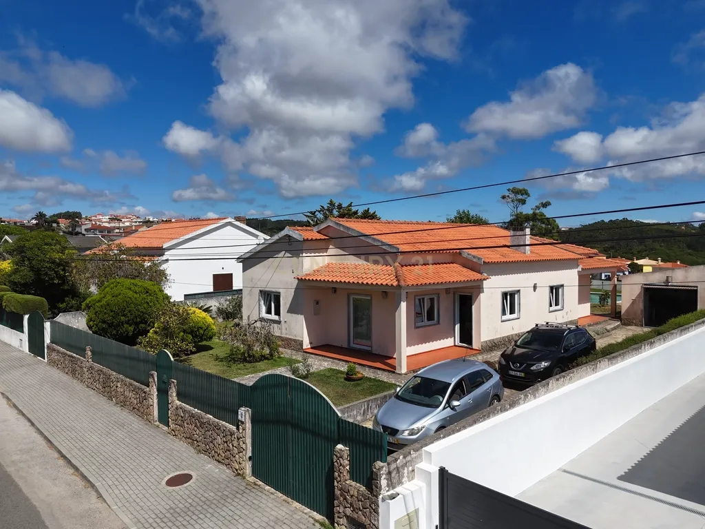 Moradia Isolada com Piscina em Lote de 908 m² | Sala Ampla | Jardim e Vista Desafogada -Mafra - Image 16