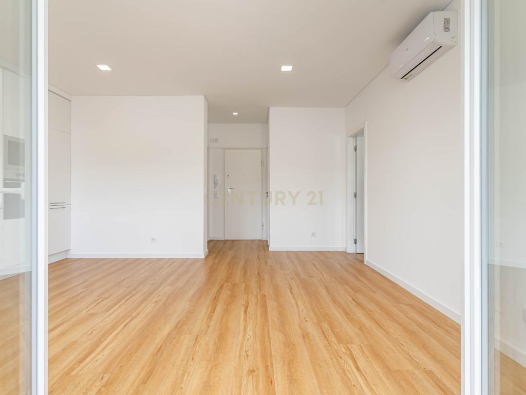 Apartamento T1 Renovado na Costa da Caparica – Conforto, Estilo e Excelente Localização - Image 17