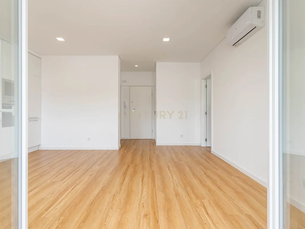 Apartamento T1 Renovado na Costa da Caparica – Conforto, Estilo e Excelente Localização - Image 17
