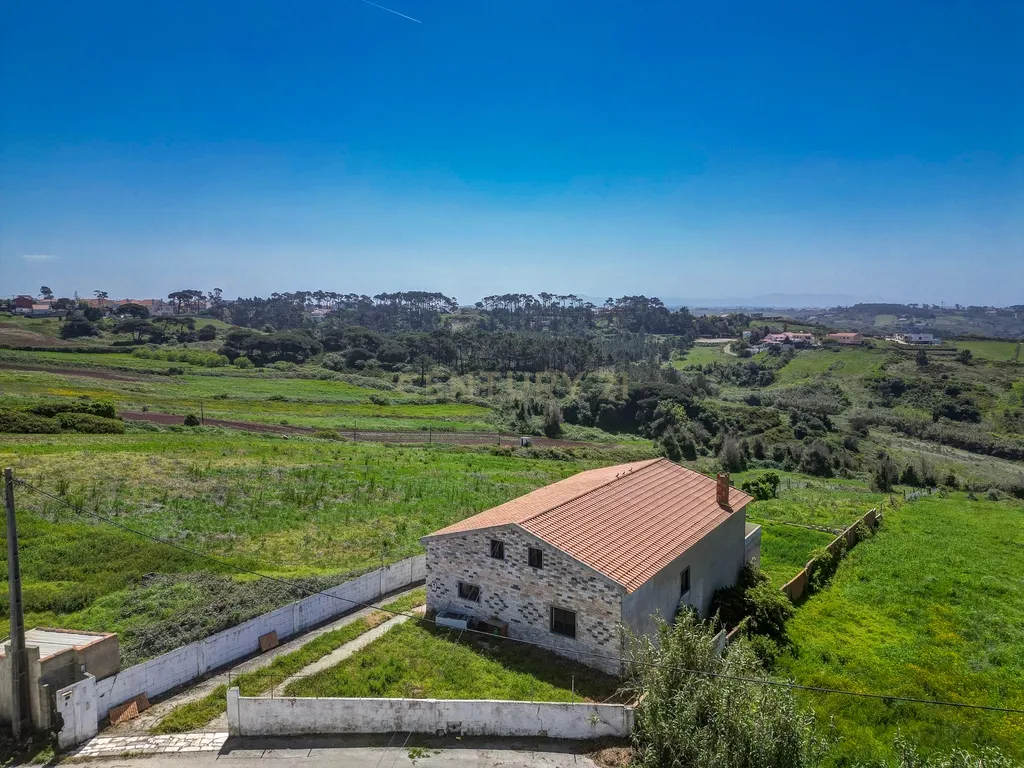 Moradia com Terreno Amplo e Vista Mar na Carvoeira - Image 51