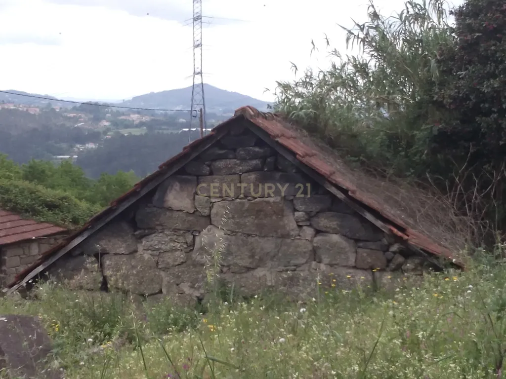 Moradias em ruína em Abragão - Image 19