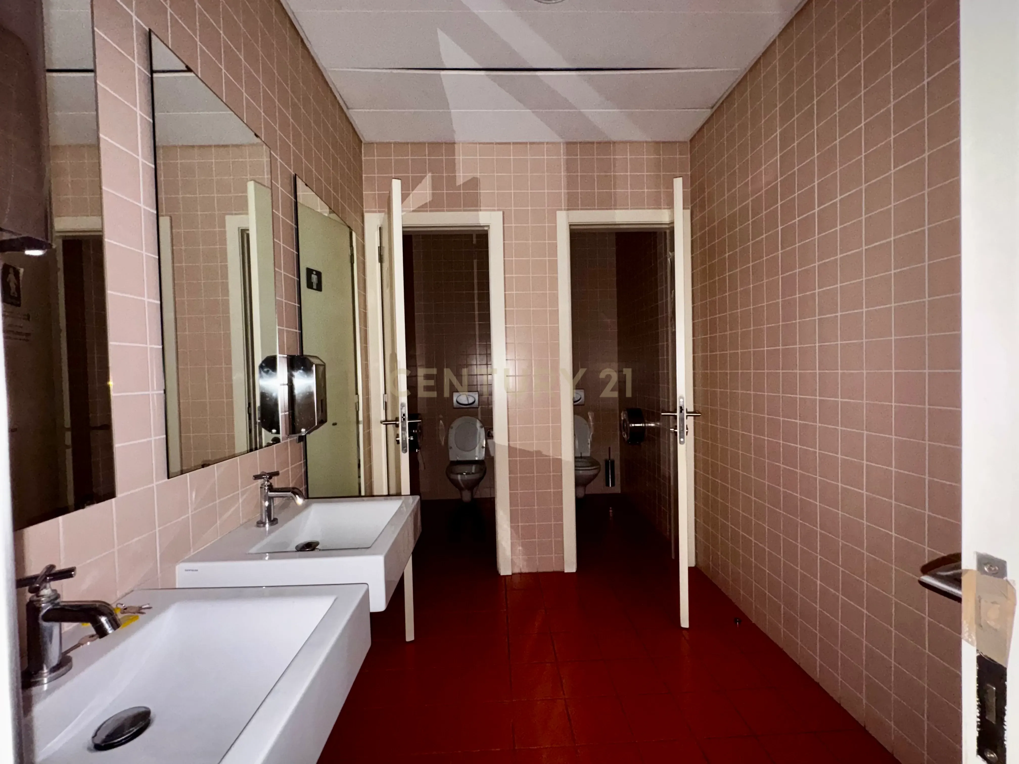 Escritório para Arrendamento no Pólo Técnico de Telheiras – 251 m² | 6 Salas | 5 Estacionamentos - Image 17