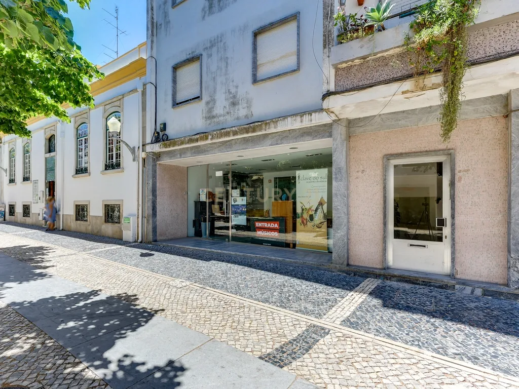 Apartamento T2, Centro de Beja, 74 m2, duas varandas, Arrendado - Image 5