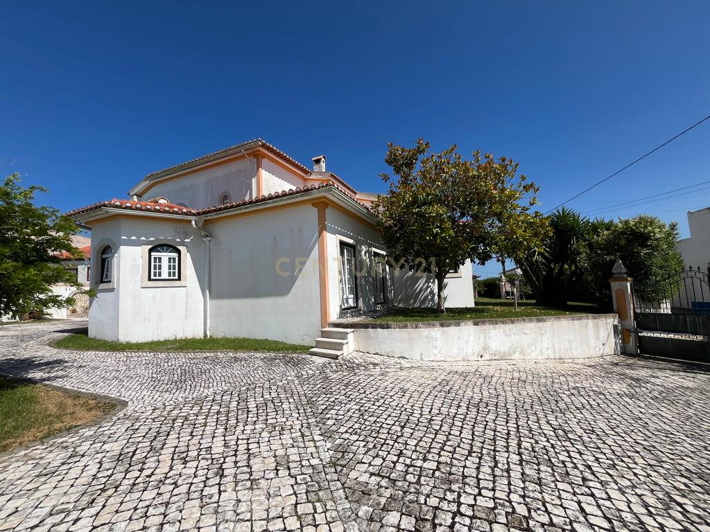Moradia com 5 quartos em Vale Covo, Bombarral, com jardim, piscina, barbecue, adega e várias zonas de lazer - Image 19
