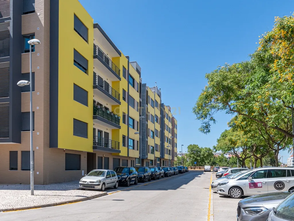 Apartamento T3 com Parqueamento e Arrecadação | Montijo - Image 36