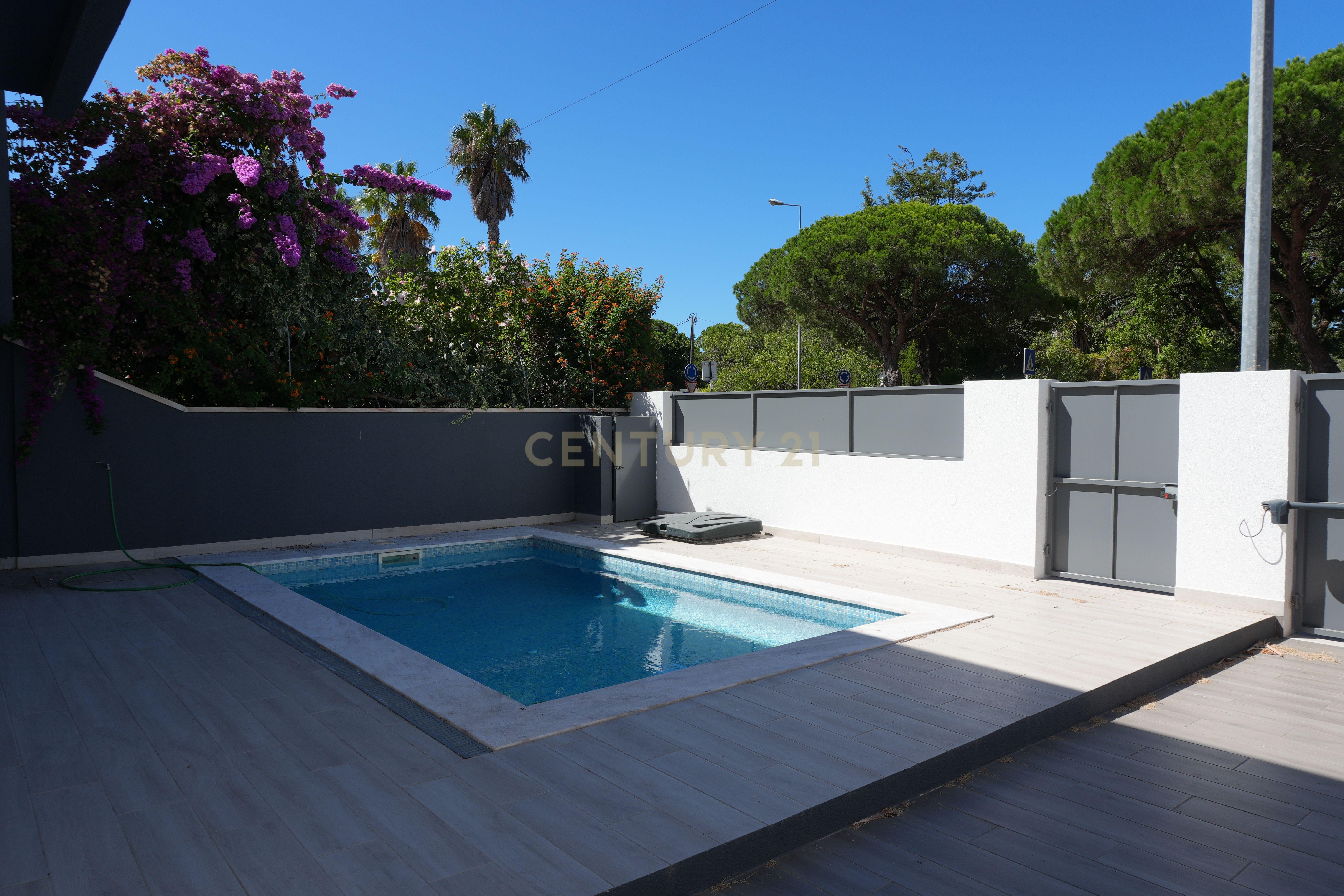 Fotografia 5 de Luxuosa Moradia Nova na Costa da Caparica, Almada
