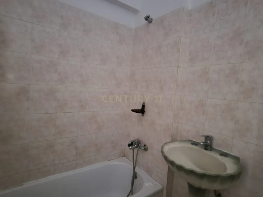 Apartamento T1 em Paço de Arcos - junto à praia e Escola Superior Náutica Infante D. Henrique - Image 29