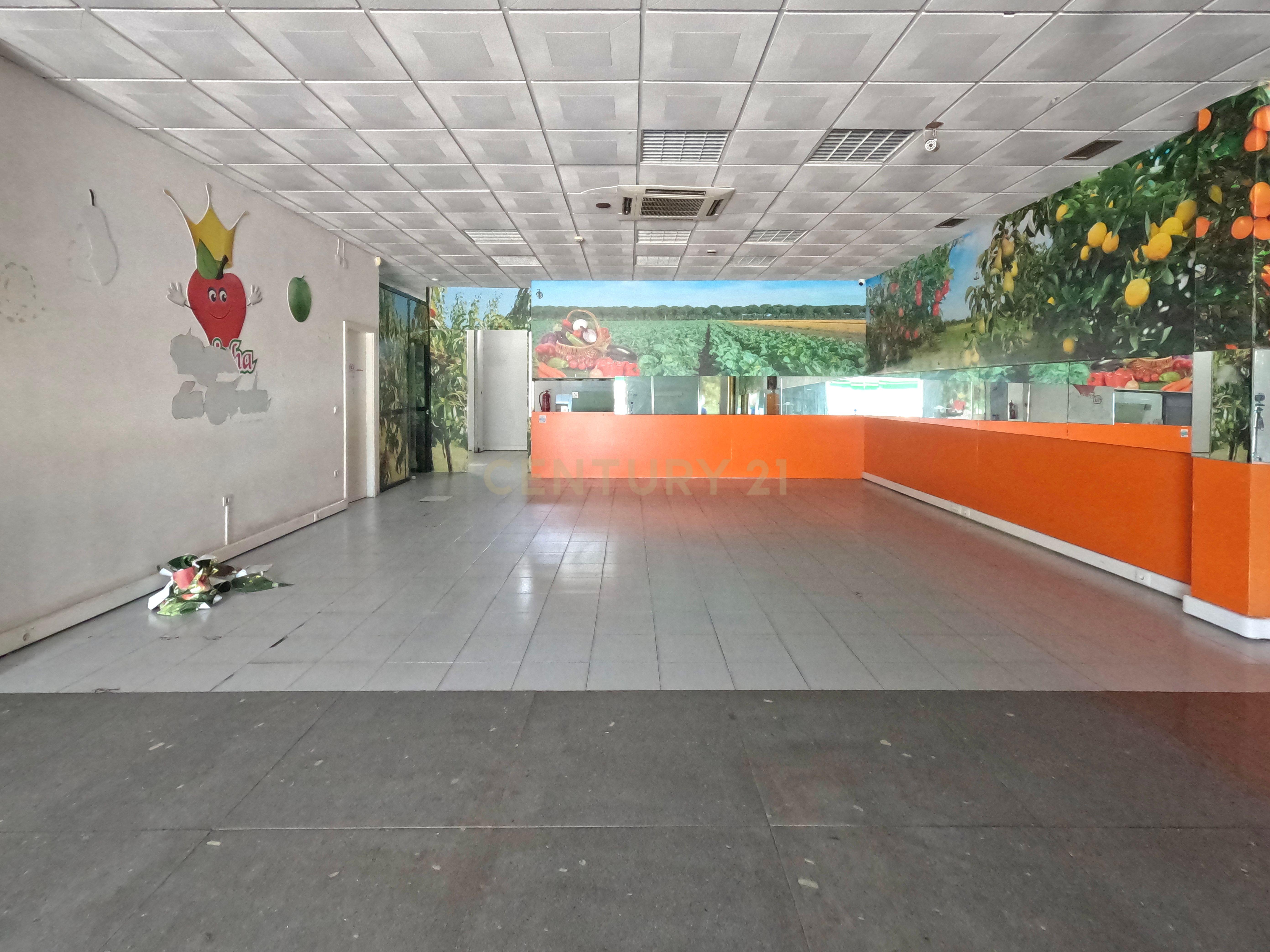 Loja para Arrendamento – 150 m² - Image 1