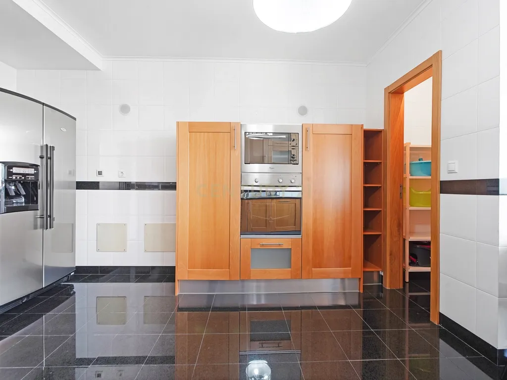 Apartamento T5 Duplex de Luxo para Arrendamento – Avenida do Brasil, Lisboa - Image 12