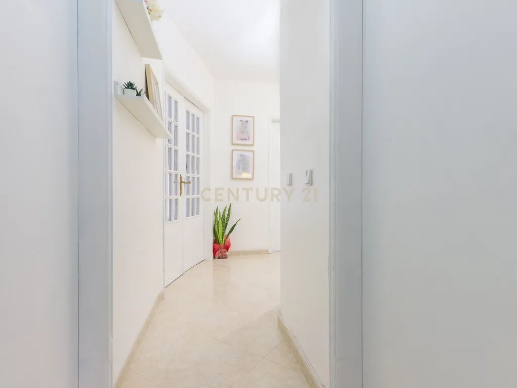 Apartamento T2 Moderno no Monte da Caparica, Pronto a Habitar - Image 19