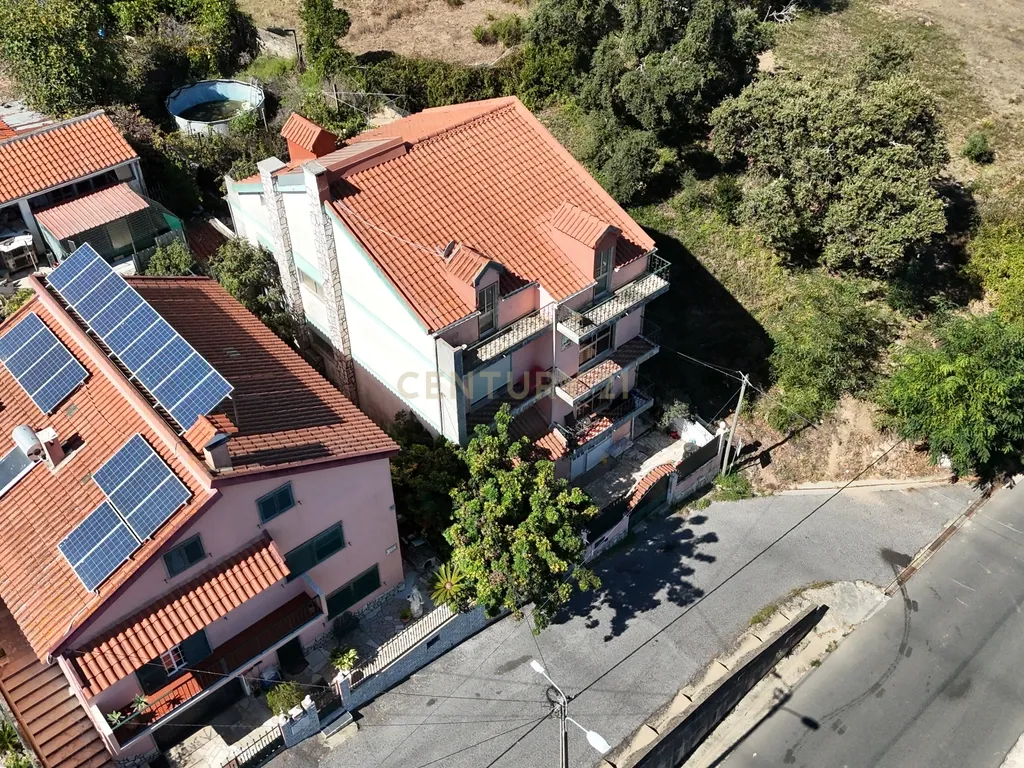 Moradia com elevado potencial de rentabilização em Camarões – Almargem do Bispo - Image 2