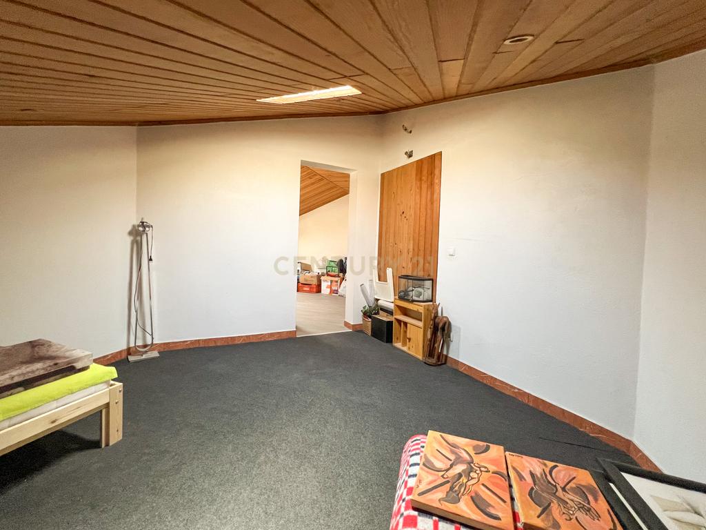 Apartamento T2 com Sótão e garagem - Torres Vedras - Image 16