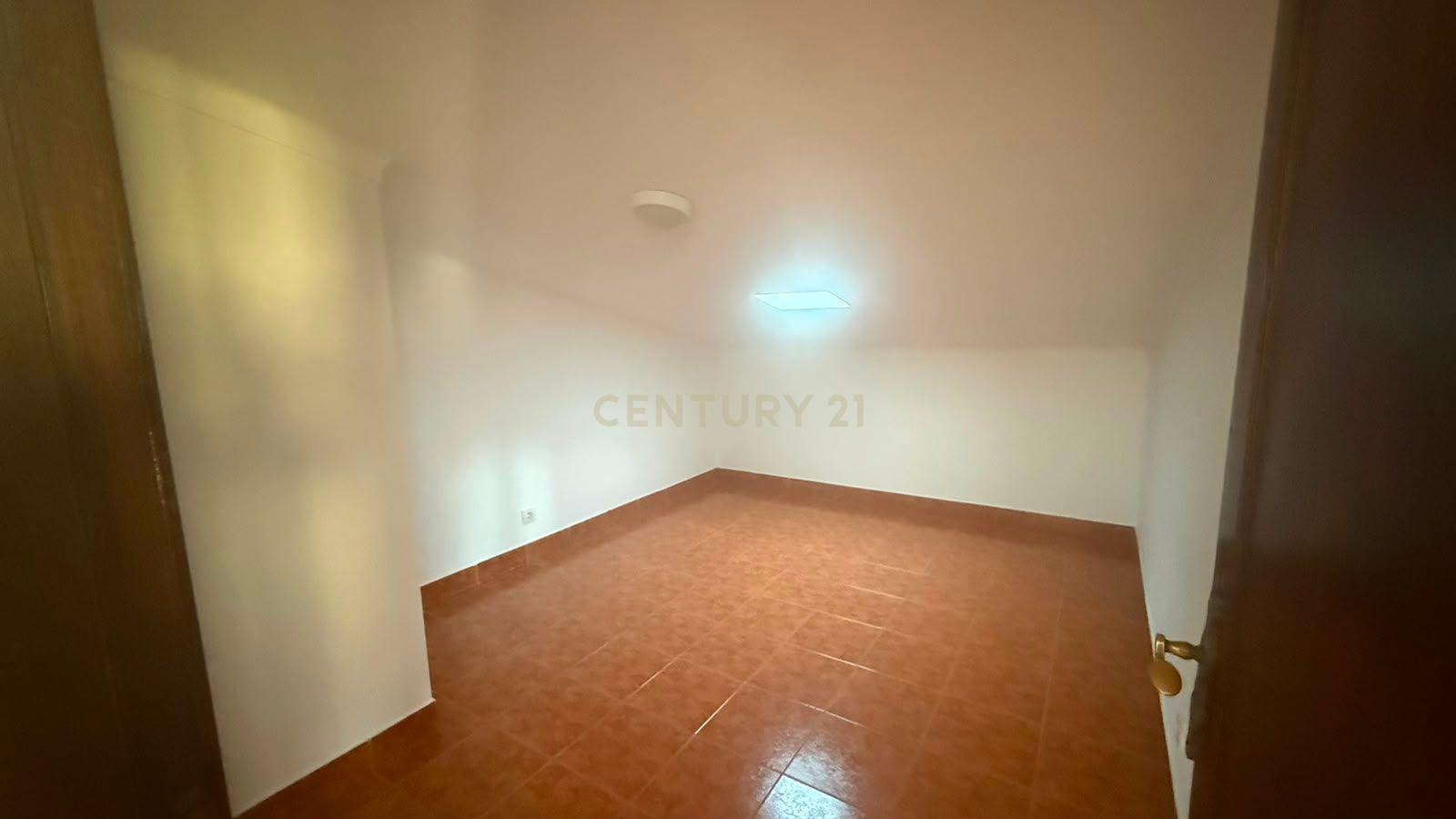 Fotografia 11 de T2 para arrendamento Casal de Cambra