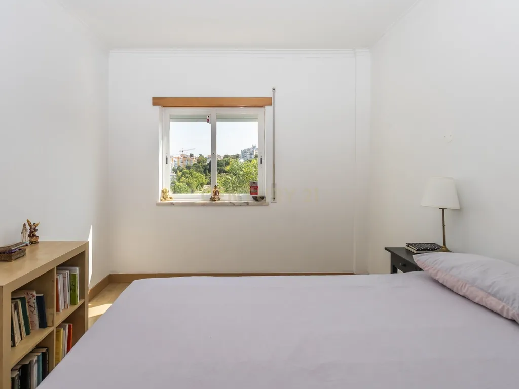 Apartamento T1+1 - Sobreda - Image 17
