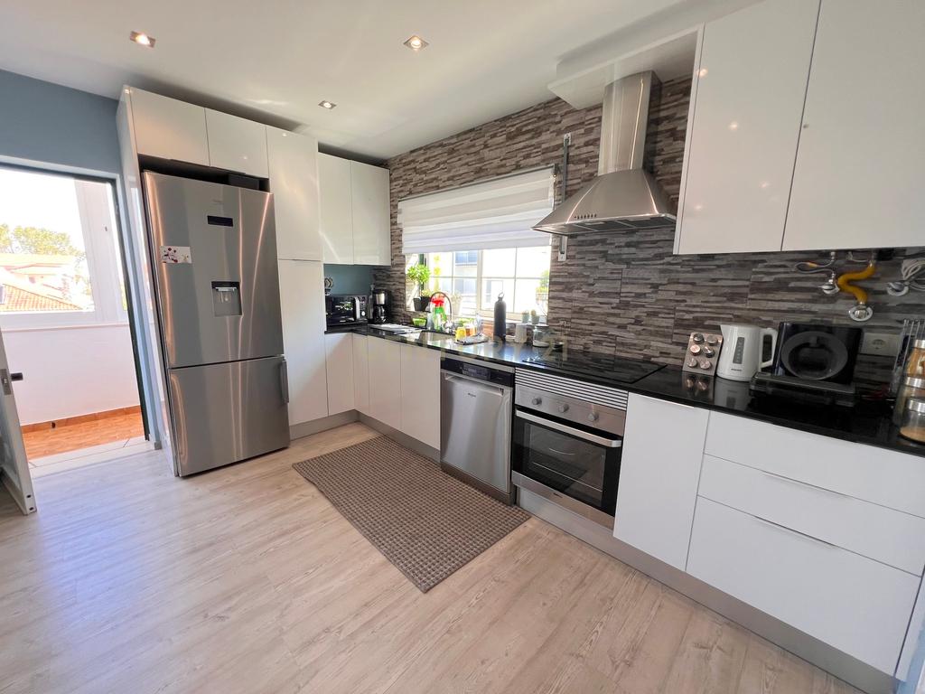 Apartamento T5 na Encosta do Sol em Caldas da Rainha, Luminosidade, espaço e conforto - Image 10